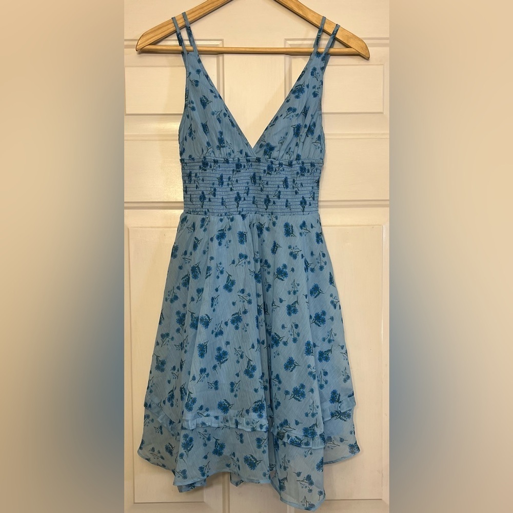 🦋 Urban Outfitters Sweet Escape Strappy Blue Floral Mini Dress - Picture 3 of 8